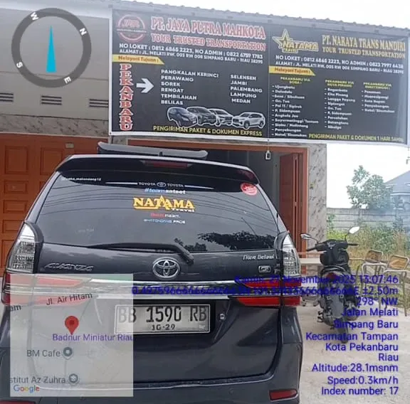 Menunggu jam keberangkatan